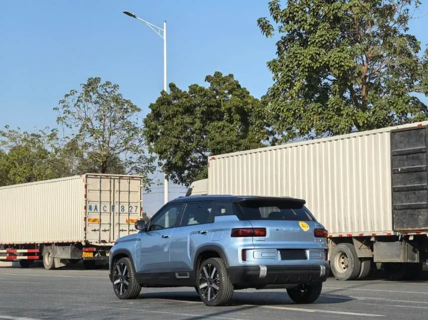 2023 Geely ICON 1.5T 181HP L4 7DCT,autocango,china used car exporter,china ev exporter,chinese used car exporter,chinese used ev exporter