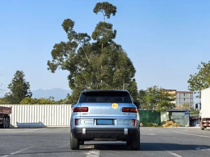 2023 Geely ICON 1.5T 181HP L4 7DCT,autocango,china used car exporter,china ev exporter,chinese used car exporter,chinese used ev exporter