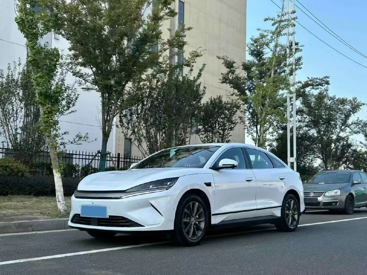 2025 BYD QinL BEV