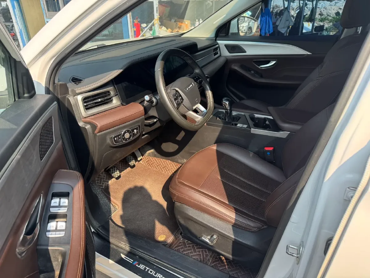 2021 DongFeng Forthing LingZhi Plus 2.0L 133HP L4 6MT,autocango,china used car exporter,china ev exporter,chinese used car exporter,chinese used ev exporter