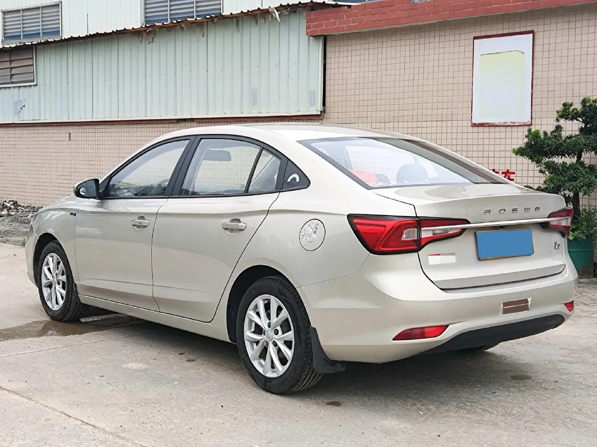 2019 Roewe i5 1.5L 120HP L4 5MT,autocango,china used car exporter,china ev exporter,chinese used car exporter,chinese used ev exporter