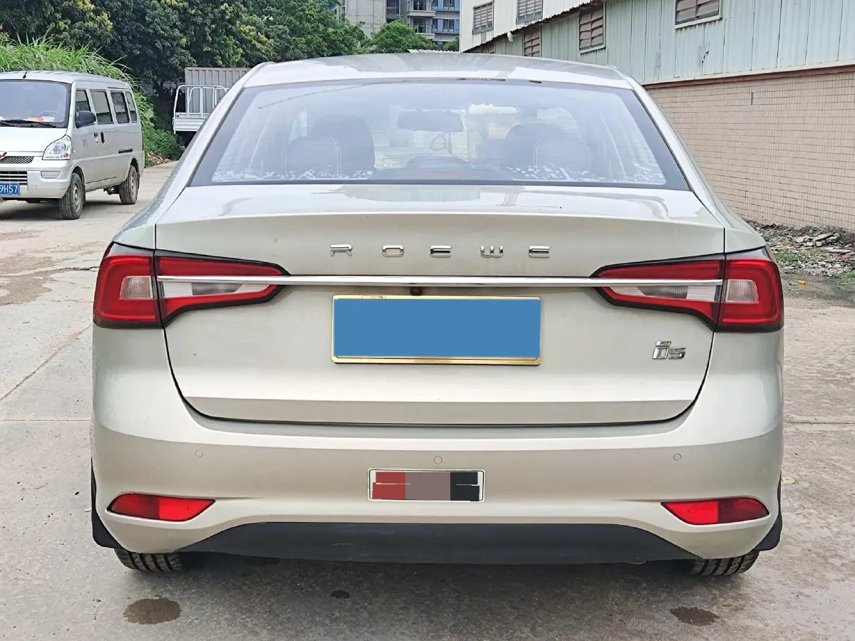 2019 Roewe i5 1.5L 120HP L4 5MT,autocango,china used car exporter,china ev exporter,chinese used car exporter,chinese used ev exporter