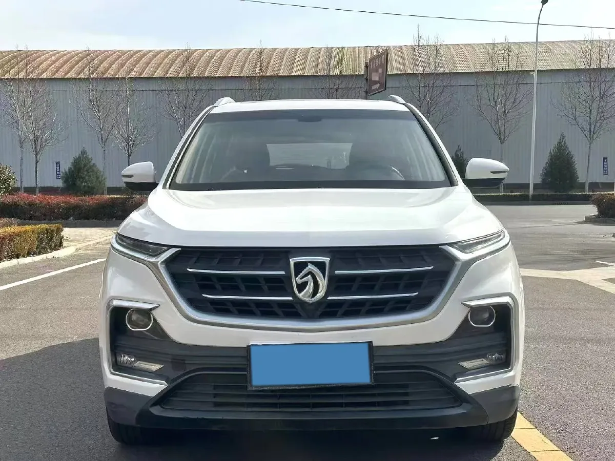 2018 BaoJun 530 1.5T 150HP L4 6DCT,autocango,china used car exporter,china ev exporter,chinese used car exporter,chinese used ev exporter