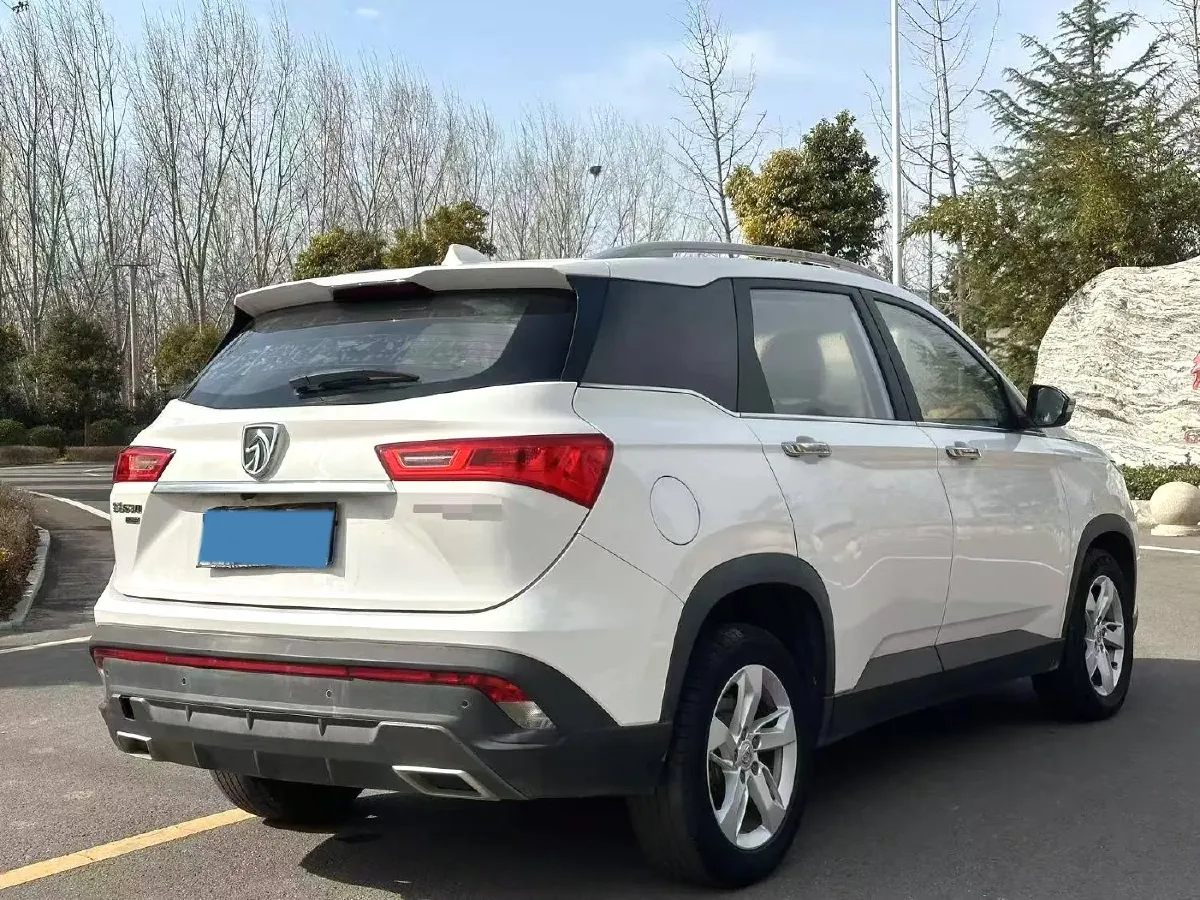2018 BaoJun 530 1.5T 150HP L4 6DCT,autocango,china used car exporter,china ev exporter,chinese used car exporter,chinese used ev exporter