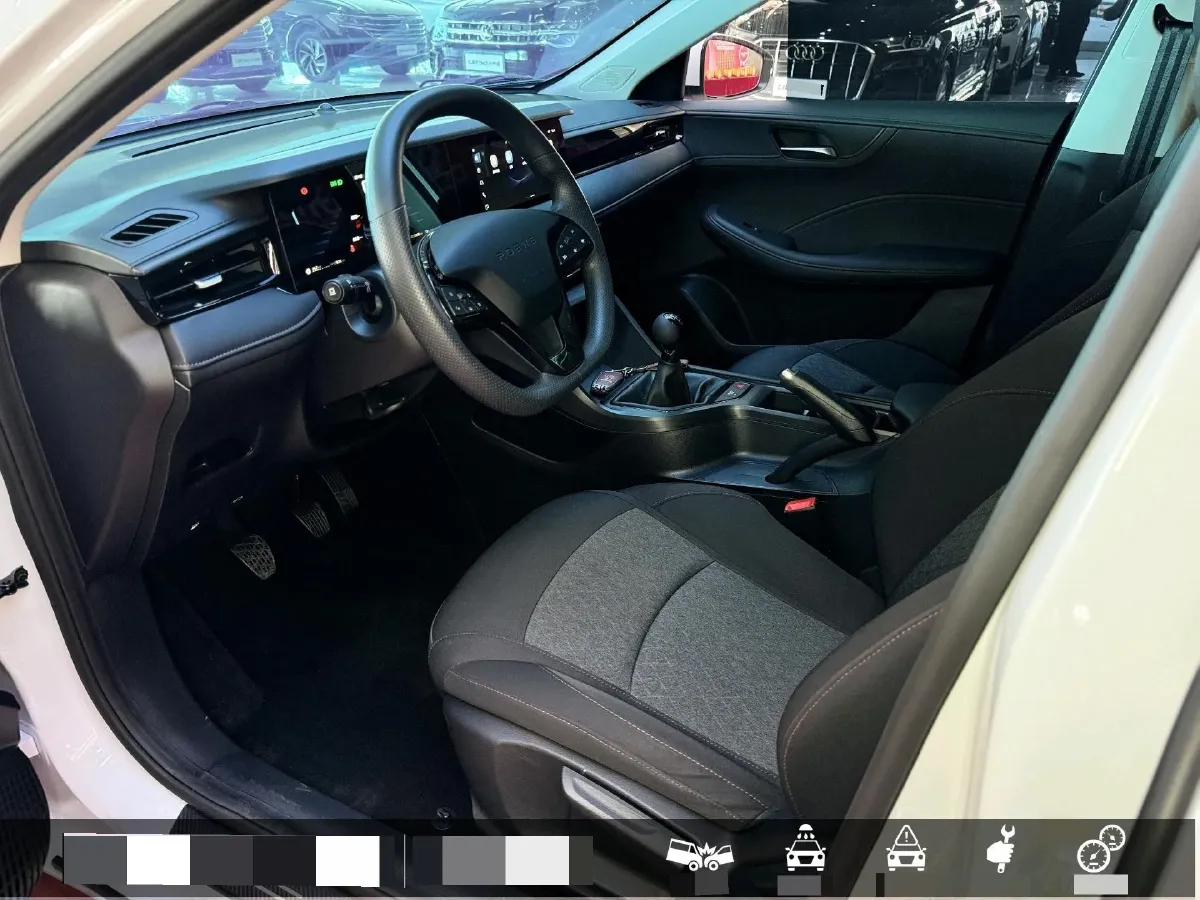 2023 Roewe i5 1.5L 129HP L4 5MT,autocango,china used car exporter,china ev exporter,chinese used car exporter,chinese used ev exporter