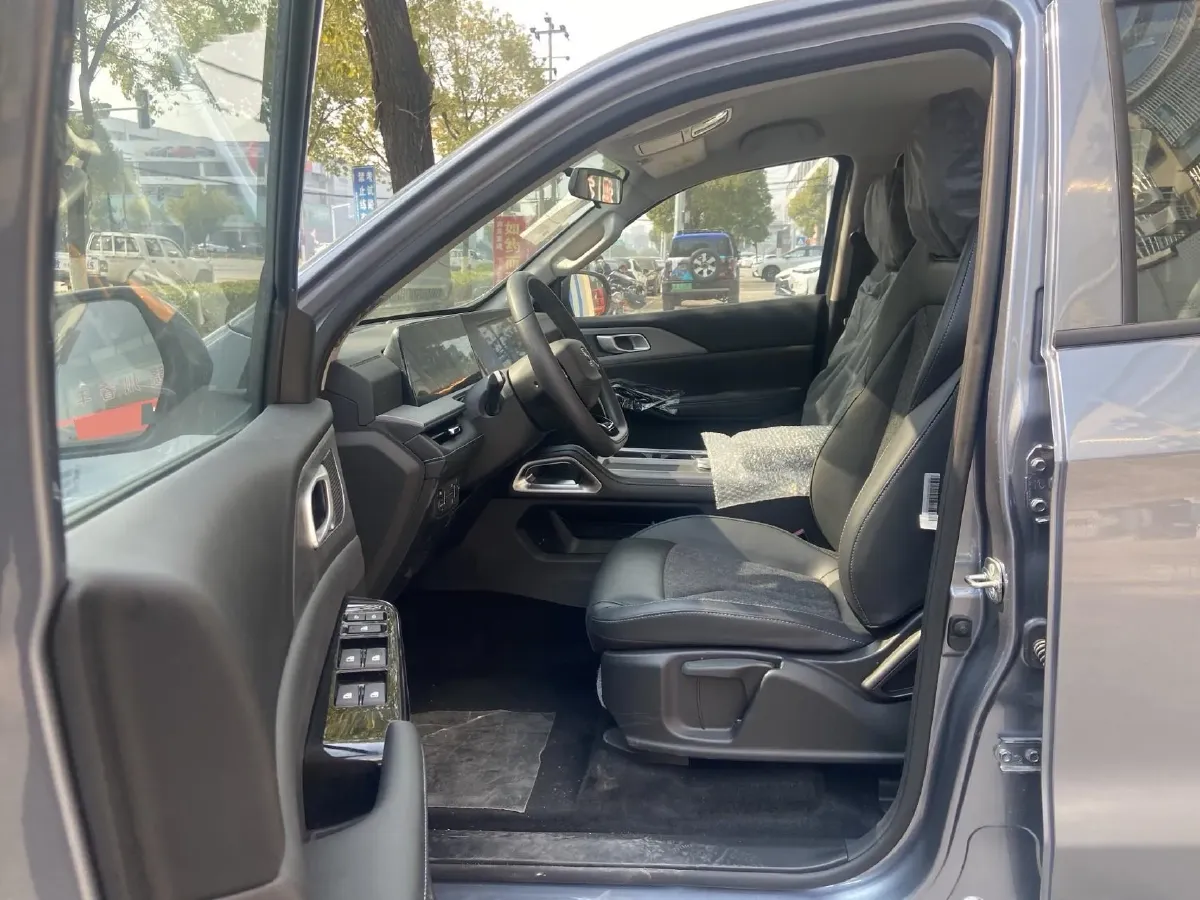 2024 ChangAn Hunter 2.0T 190HP L4 REEV 31.18KWH,autocango,china used car exporter,china ev exporter,chinese used car exporter,chinese used ev exporter