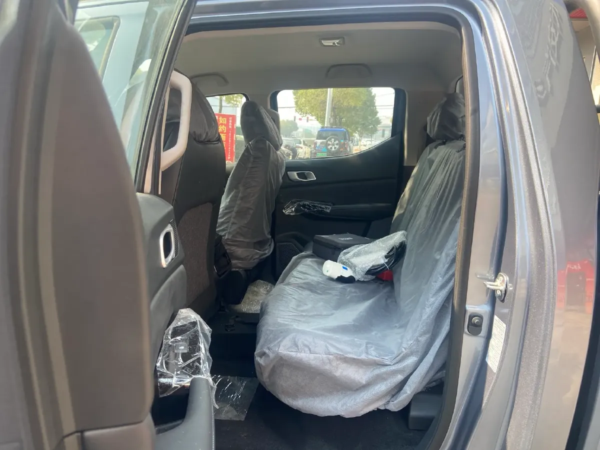 2024 ChangAn Hunter 2.0T 190HP L4 REEV 31.18KWH,autocango,china used car exporter,china ev exporter,chinese used car exporter,chinese used ev exporter