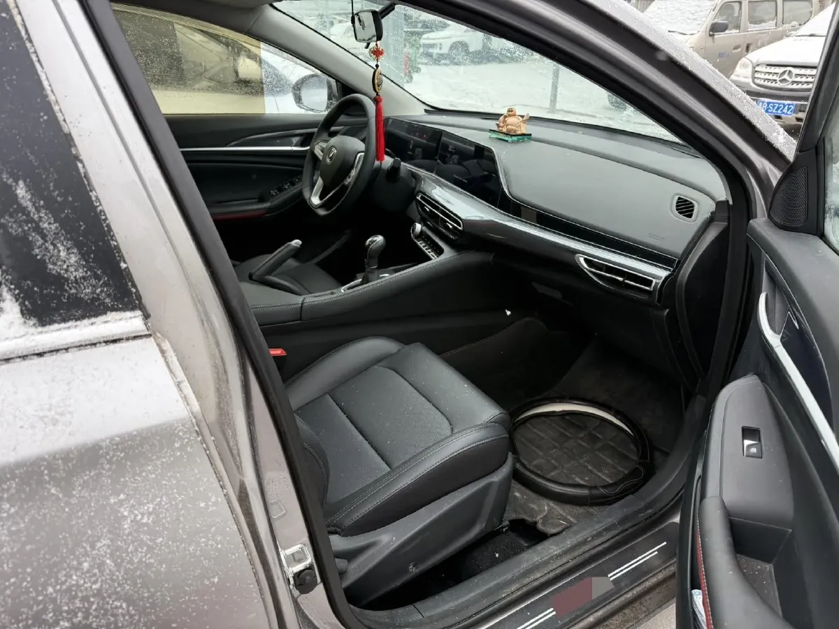 2020 ChangAn Eado 1.6L 128HP L4 5MT,autocango,china used car exporter,china ev exporter,chinese used car exporter,chinese used ev exporter