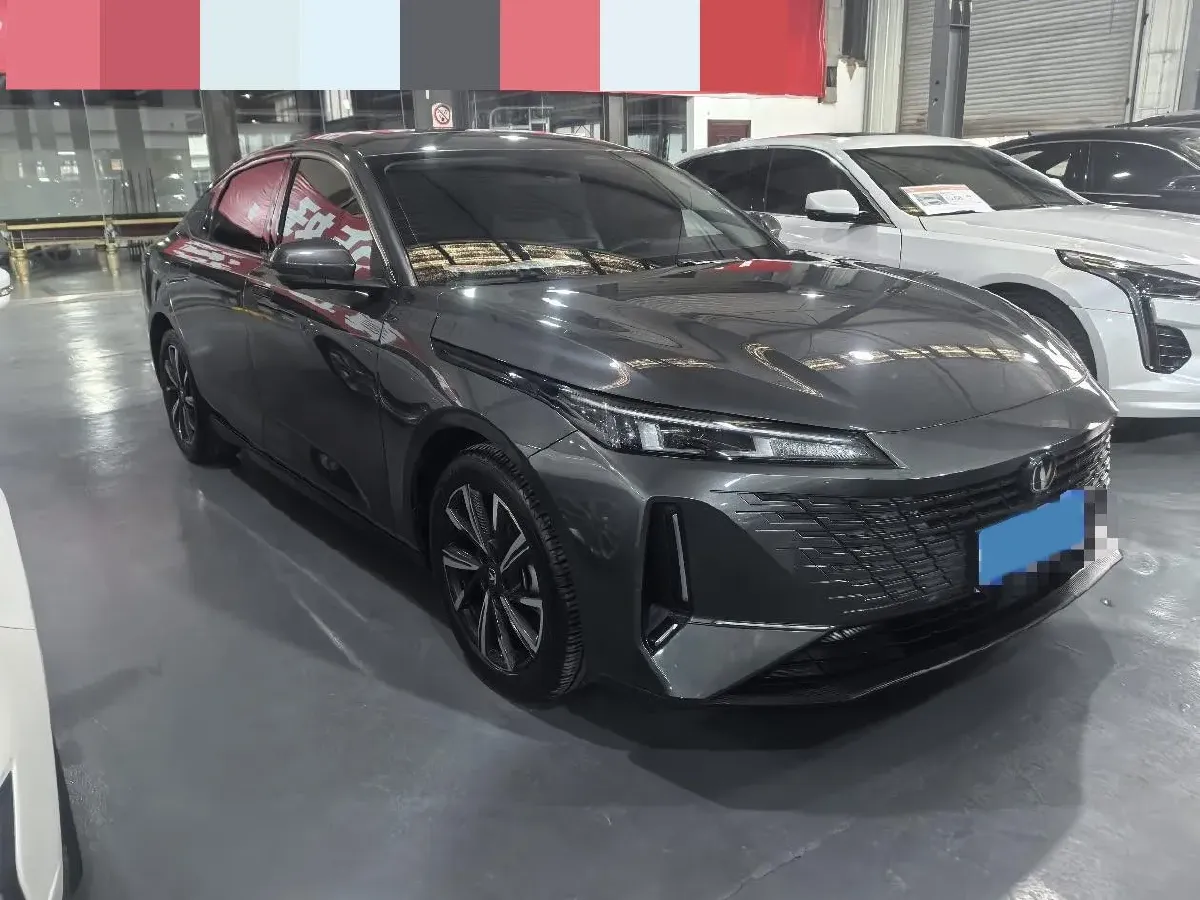 2023 ChangAn Oshan Z6 1.5T 188HP L4 7DCT,autocango,china used car exporter,china ev exporter,chinese used car exporter,chinese used ev exporter