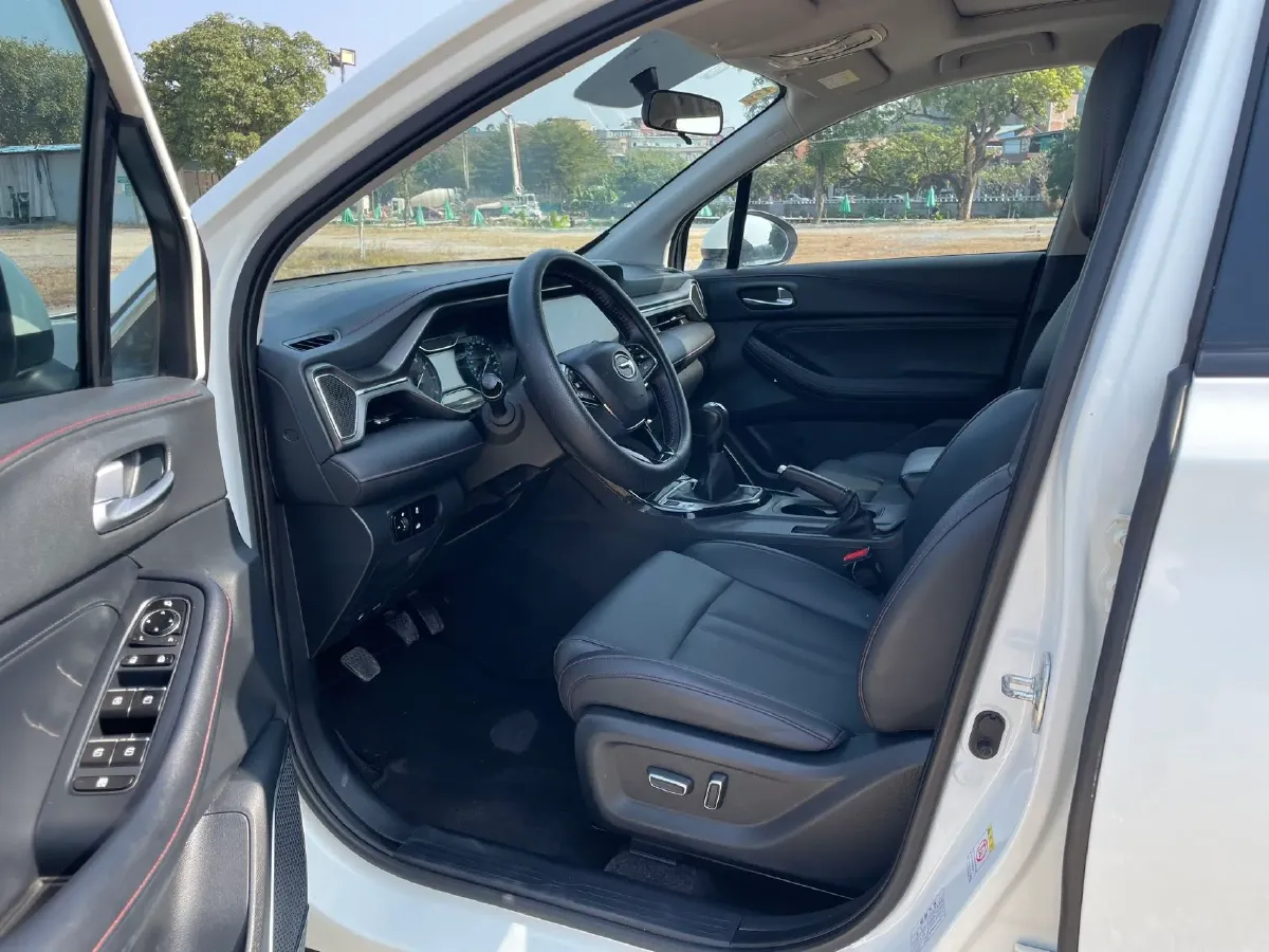 2021 GAC Trumpchi GS4 1.5T 169HP L4 6MT,autocango,china used car exporter,china ev exporter,chinese used car exporter,chinese used ev exporter