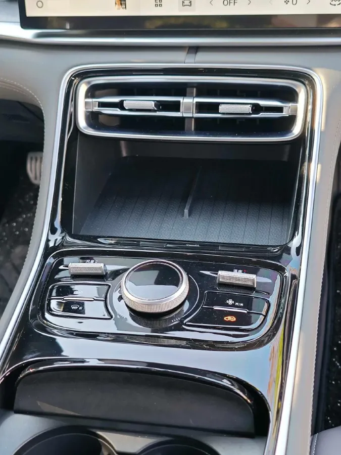 2025 Geely Galaxy A7 1.5L 112HP L4 1DHT PHEV,autocango,china used car exporter,china ev exporter,chinese used car exporter,chinese used ev exporter