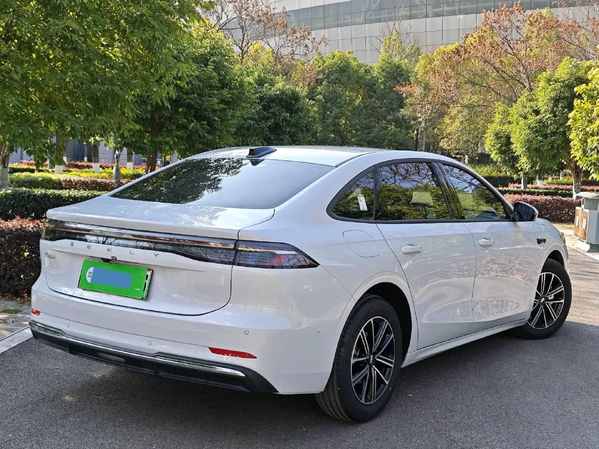 2025 Geely Galaxy A7 1.5L 112HP L4 1DHT PHEV,autocango,china used car exporter,china ev exporter,chinese used car exporter,chinese used ev exporter
