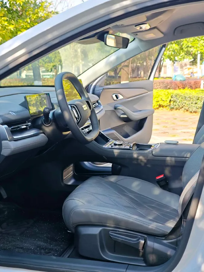 2025 Geely Galaxy A7 1.5L 112HP L4 1DHT PHEV,autocango,china used car exporter,china ev exporter,chinese used car exporter,chinese used ev exporter