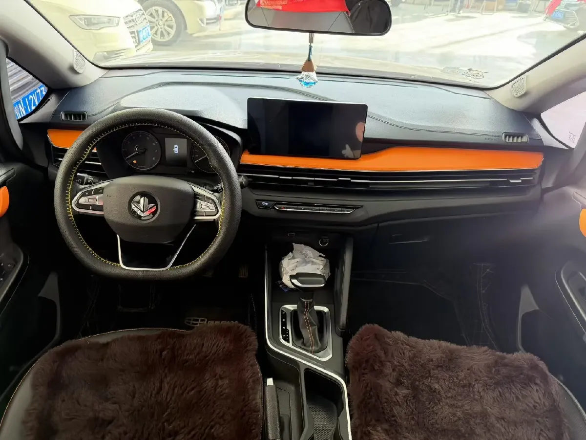 2022 Livan X3 PRO 1.5L 113HP L4 CVT,autocango,china used car exporter,china ev exporter,chinese used car exporter,chinese used ev exporter