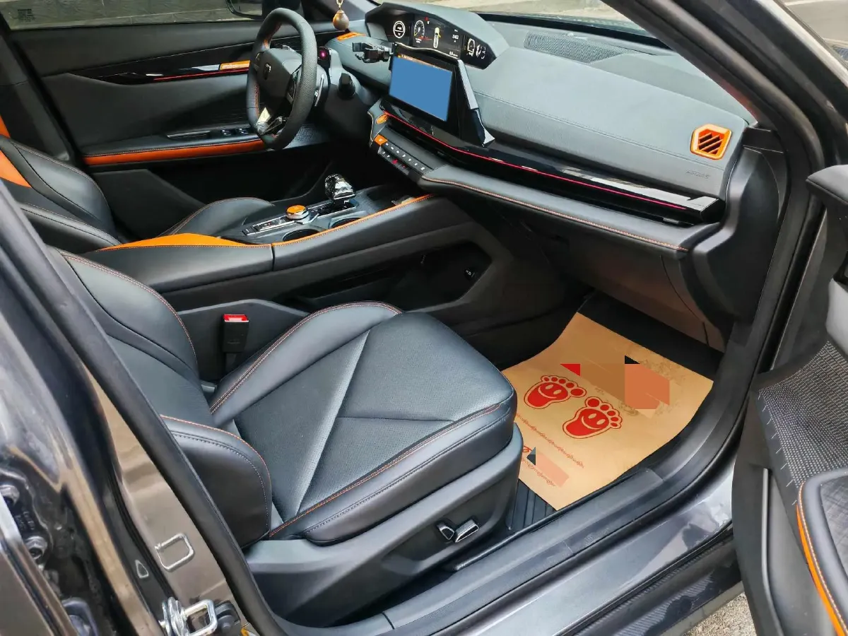 2022 ChangAn UNI-V 1.5T 188HP L4 7DCT,autocango,china used car exporter,china ev exporter,chinese used car exporter,chinese used ev exporter