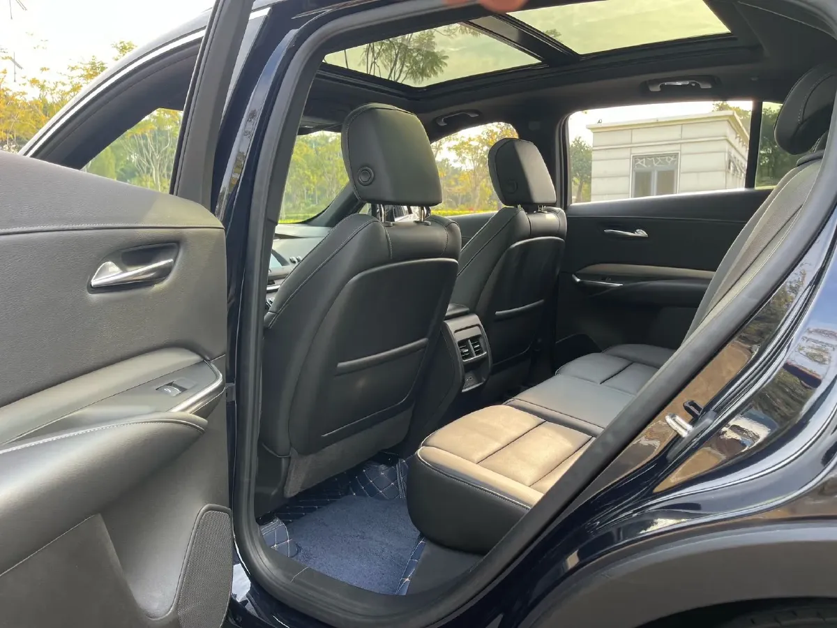 2021 Cadillac XT4 2.0T 237HP L4 9AT,autocango,china used car exporter,china ev exporter,chinese used car exporter,chinese used ev exporter