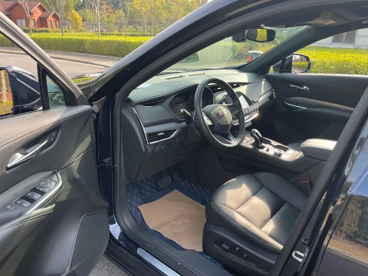 2021 Cadillac XT4 2.0T 237HP L4 9AT,autocango,china used car exporter,china ev exporter,chinese used car exporter,chinese used ev exporter