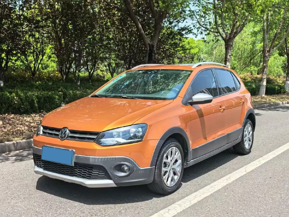 2016 Volkswagen Polo 1.6L 110HP L4 6AT