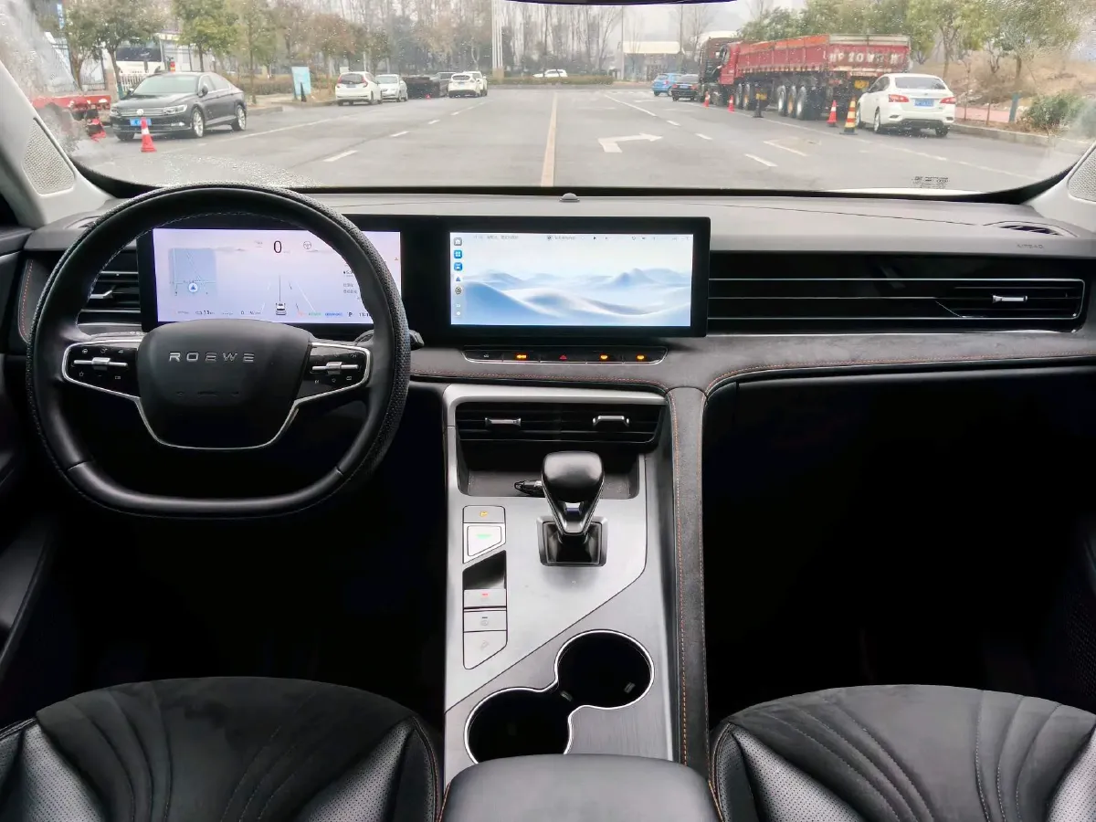 2024 Roewe D5X DMH 1.5T 150HP L4 2DHT PHEV 21.4KWH,autocango,china used car exporter,china ev exporter,chinese used car exporter,chinese used ev exporter
