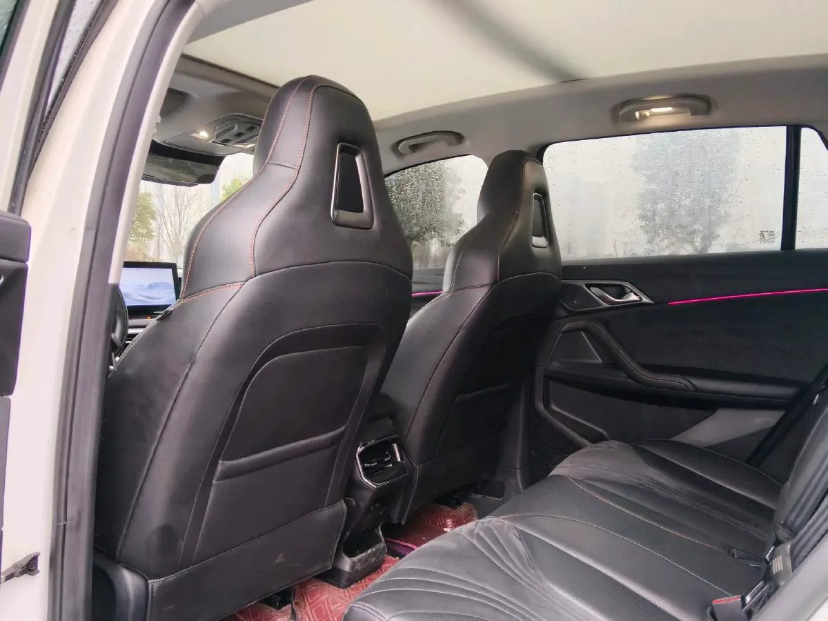 2024 Roewe D5X DMH 1.5T 150HP L4 2DHT PHEV 21.4KWH,autocango,china used car exporter,china ev exporter,chinese used car exporter,chinese used ev exporter