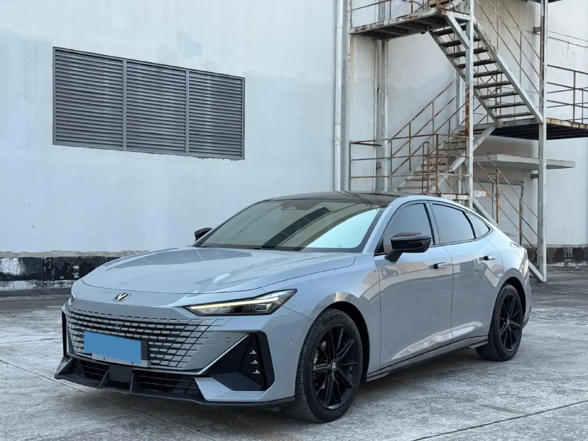 2022 ChangAn UNI-V 1.5T 188HP L4 7DCT