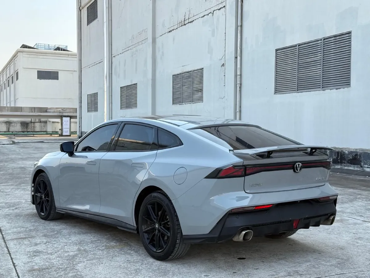 2022 ChangAn UNI-V 1.5T 188HP L4 7DCT,autocango,china used car exporter,china ev exporter,chinese used car exporter,chinese used ev exporter