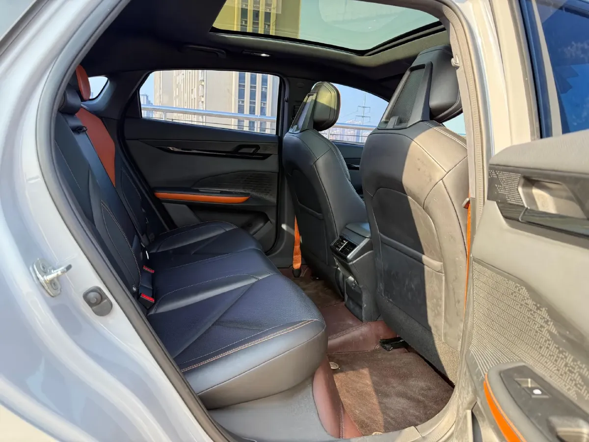 2022 ChangAn UNI-V 1.5T 188HP L4 7DCT,autocango,china used car exporter,china ev exporter,chinese used car exporter,chinese used ev exporter