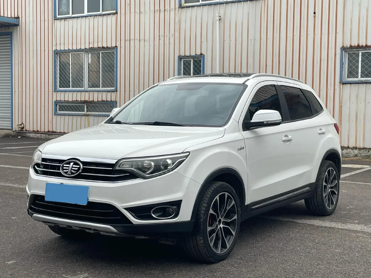 2017 FAW Senia R7 1.5T 150HP L4 5MT,autocango,china used car exporter,china ev exporter,chinese used car exporter,chinese used ev exporter