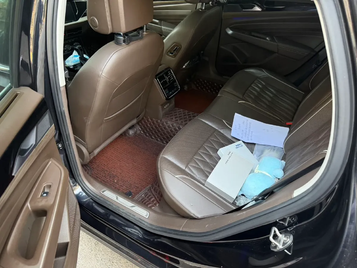 2019 Volvo V40 1.5T 152HP L4 6AT,autocango,china used car exporter,china ev exporter,chinese used car exporter,chinese used ev exporter