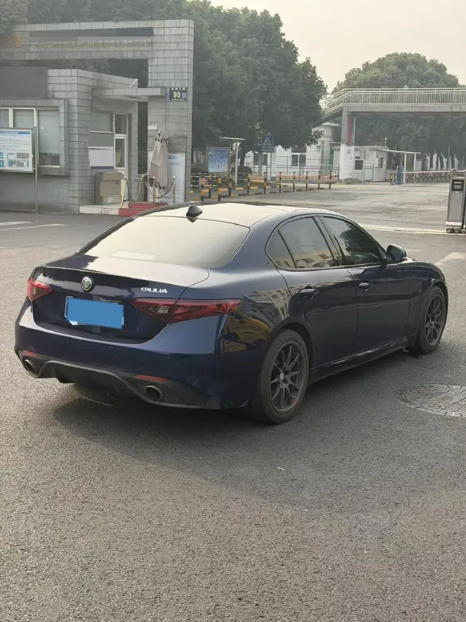 2017 Ford Mustang 2.3T 314HP L4 6AT,autocango,china used car exporter,china ev exporter,chinese used car exporter,chinese used ev exporter