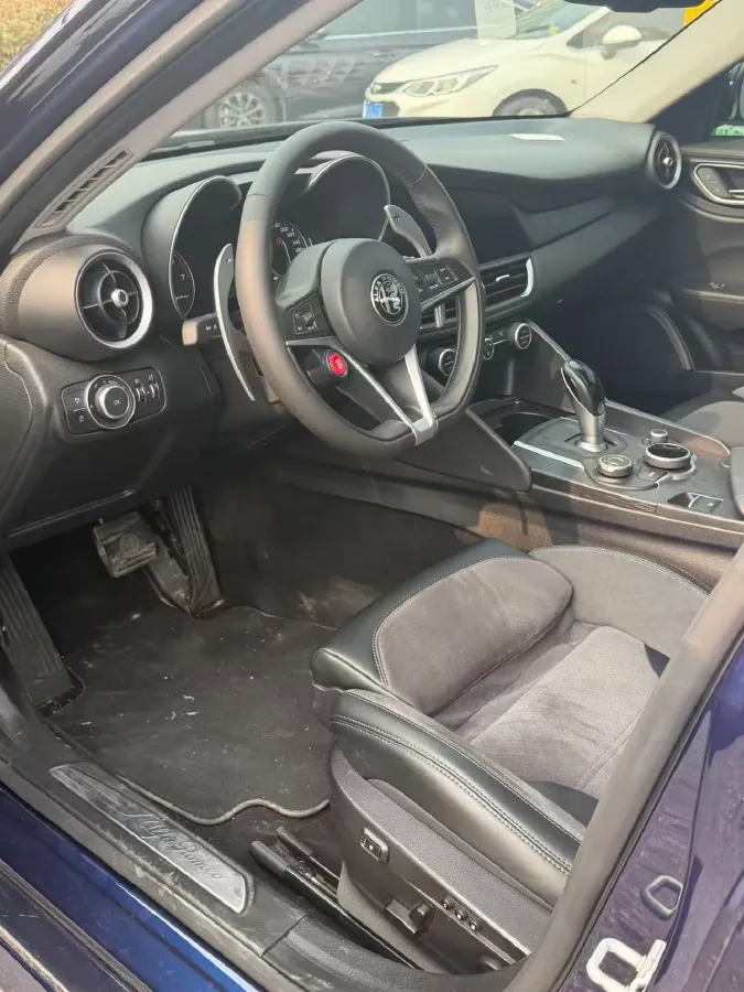 2017 Ford Mustang 2.3T 314HP L4 6AT,autocango,china used car exporter,china ev exporter,chinese used car exporter,chinese used ev exporter