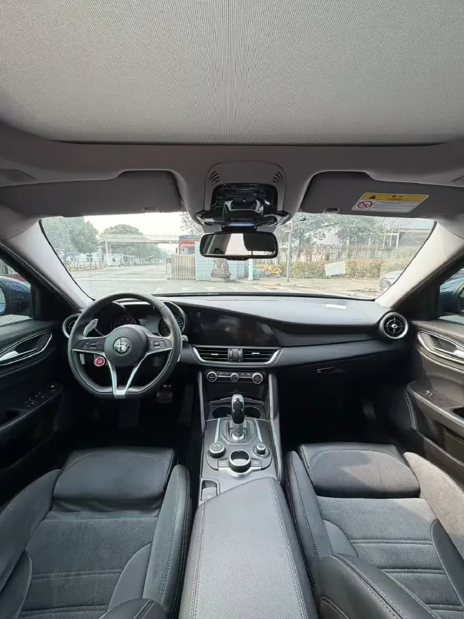 2017 Ford Mustang 2.3T 314HP L4 6AT,autocango,china used car exporter,china ev exporter,chinese used car exporter,chinese used ev exporter