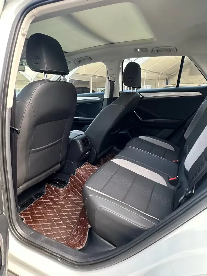 2021 Volkswagen T-Roc 1.4T 150HP L4 7DCT,autocango,china used car exporter,china ev exporter,chinese used car exporter,chinese used ev exporter