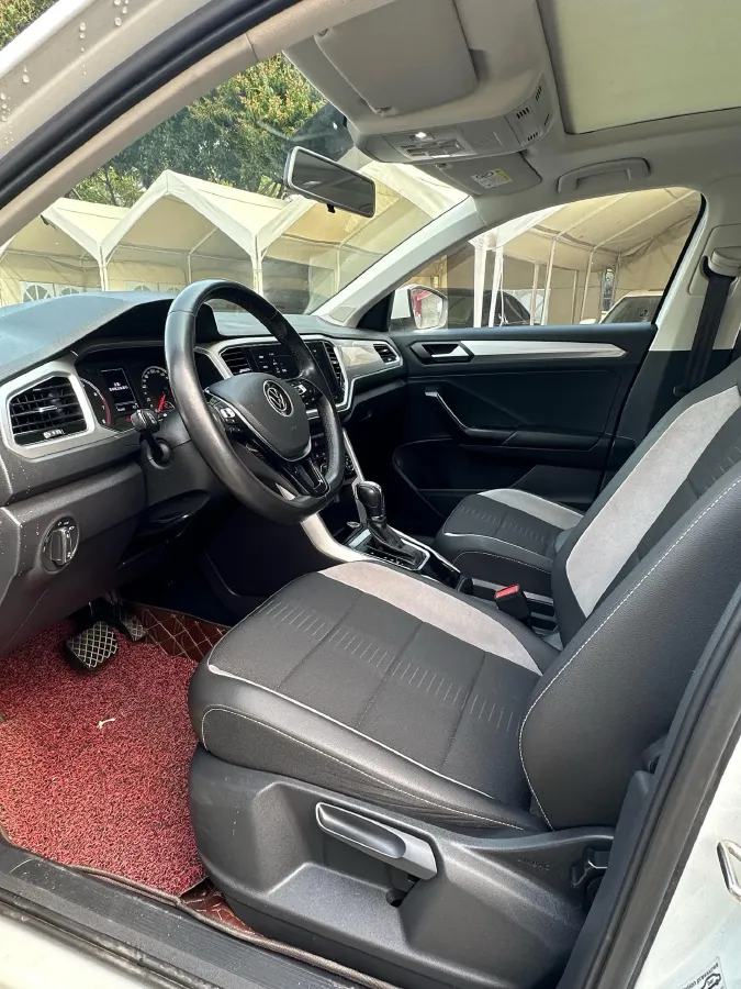 2021 Volkswagen T-Roc 1.4T 150HP L4 7DCT,autocango,china used car exporter,china ev exporter,chinese used car exporter,chinese used ev exporter