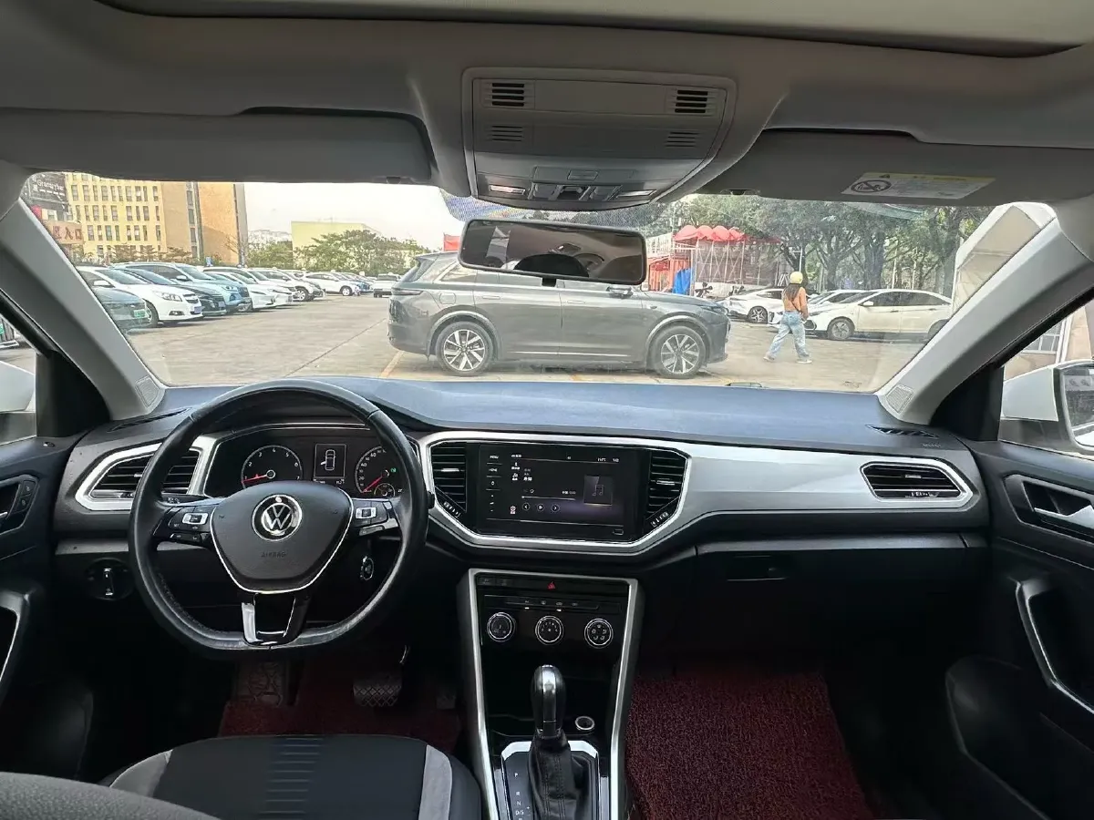 2021 Volkswagen T-Roc 1.4T 150HP L4 7DCT,autocango,china used car exporter,china ev exporter,chinese used car exporter,chinese used ev exporter
