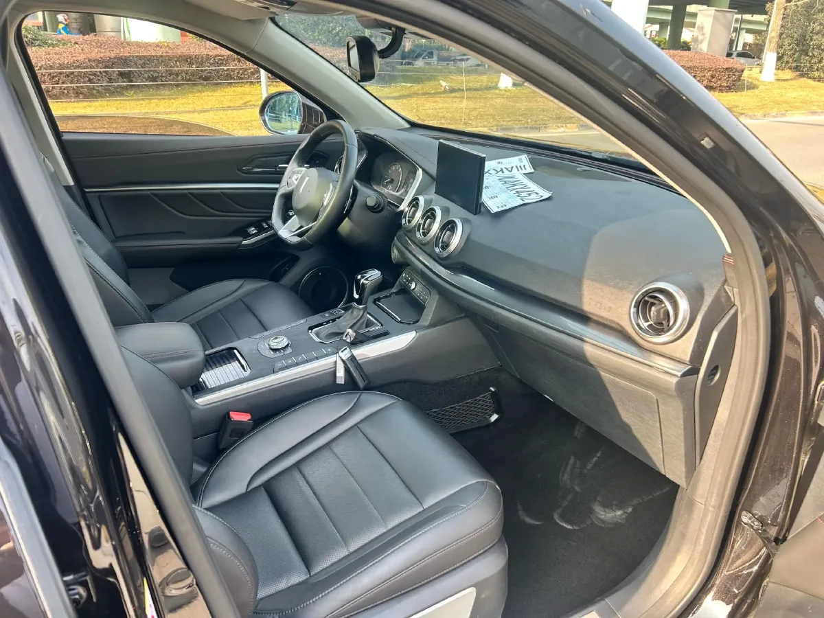 2017 WEY VV5 2.0T 197HP L4 7DCT,autocango,china used car exporter,china ev exporter,chinese used car exporter,chinese used ev exporter