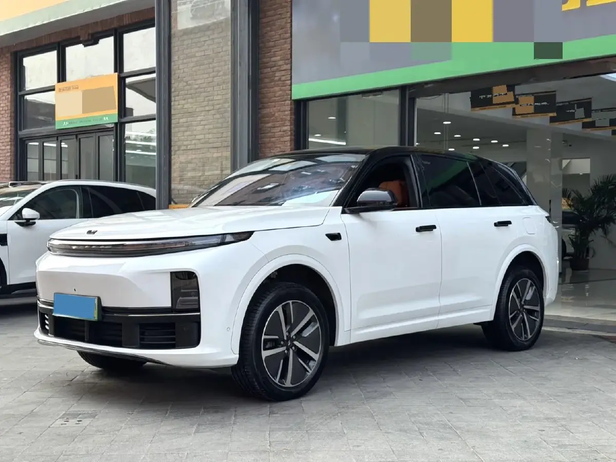 2024 MG Cyberster BEV 64KWH