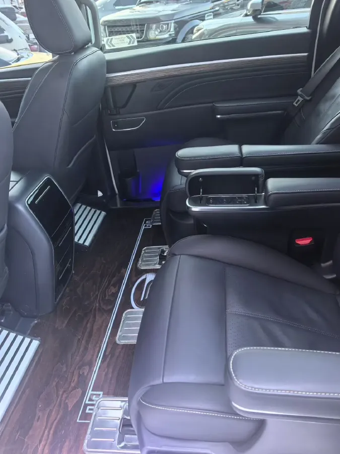 2021 GAC Trumpchi M8 2.0T 252HP L4 8AT,autocango,china used car exporter,china ev exporter,chinese used car exporter,chinese used ev exporter