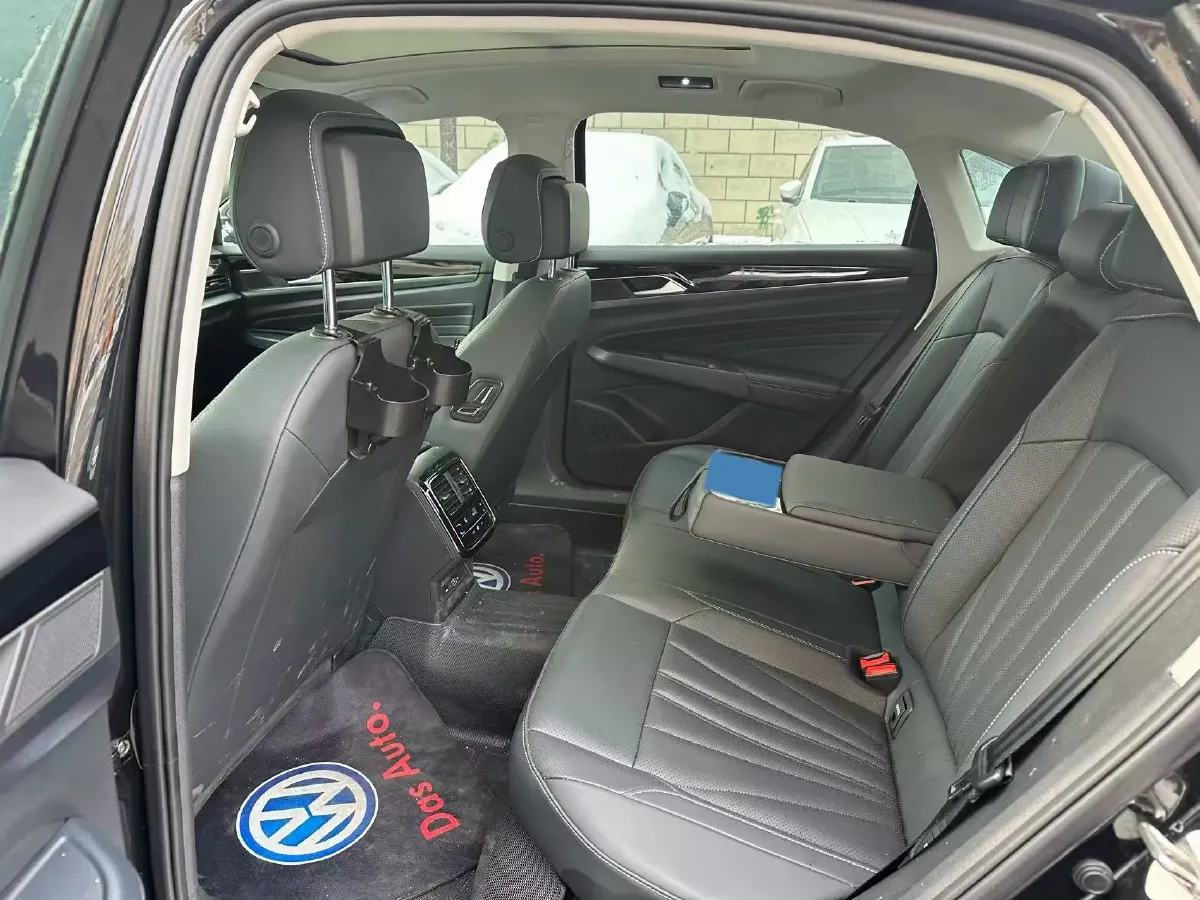 2025 Volkswagen Passat 2.0T 220HP L4 7DCT,autocango,china used car exporter,china ev exporter,chinese used car exporter,chinese used ev exporter