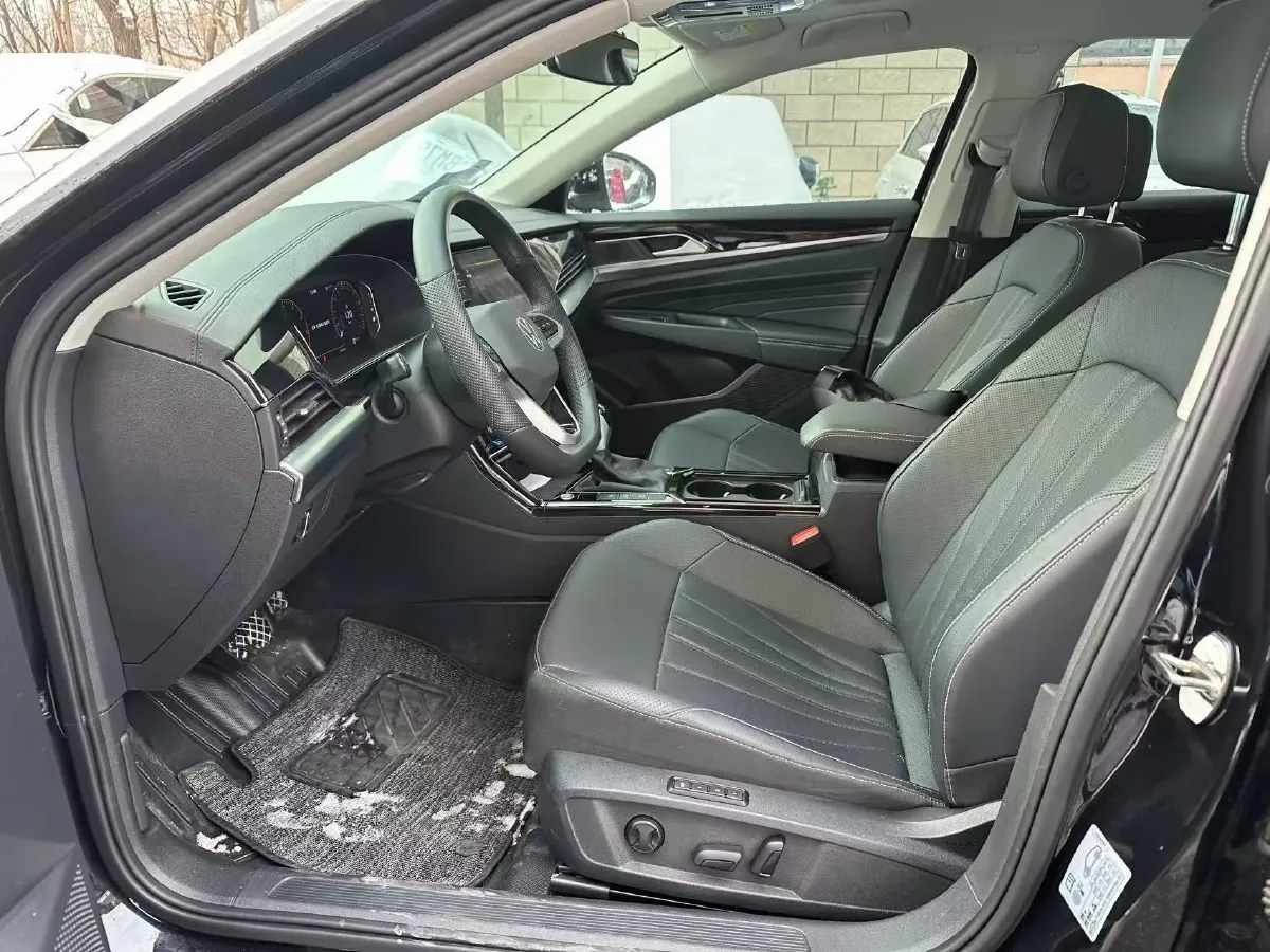 2025 Volkswagen Passat 2.0T 220HP L4 7DCT,autocango,china used car exporter,china ev exporter,chinese used car exporter,chinese used ev exporter