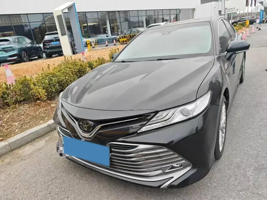 2019 Toyota Camry 2.5L 209HP L4 8AT
