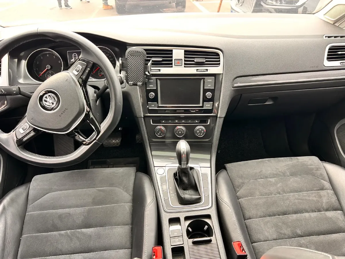 2018 Volkswagen Golf 1.4T 131HP L4 7DCT,autocango,china used car exporter,china ev exporter,chinese used car exporter,chinese used ev exporter