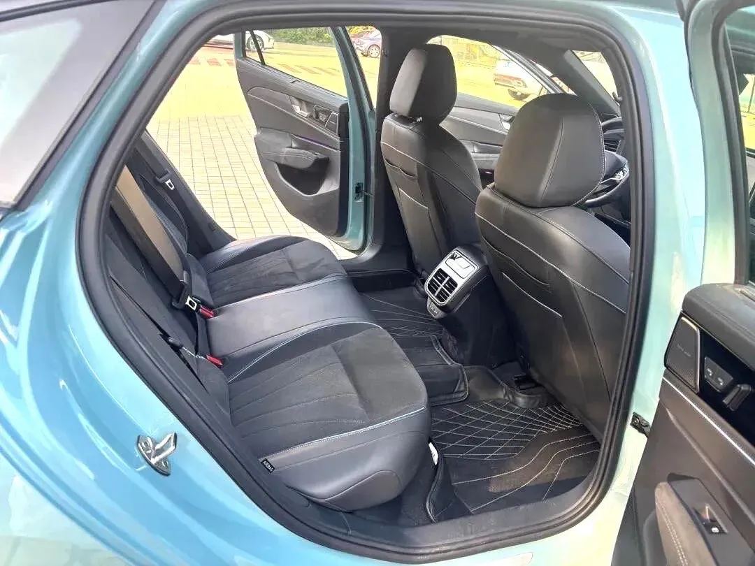 2025 Volkswagen Passat 2.0T 220HP L4 7DCT,autocango,china used car exporter,china ev exporter,chinese used car exporter,chinese used ev exporter