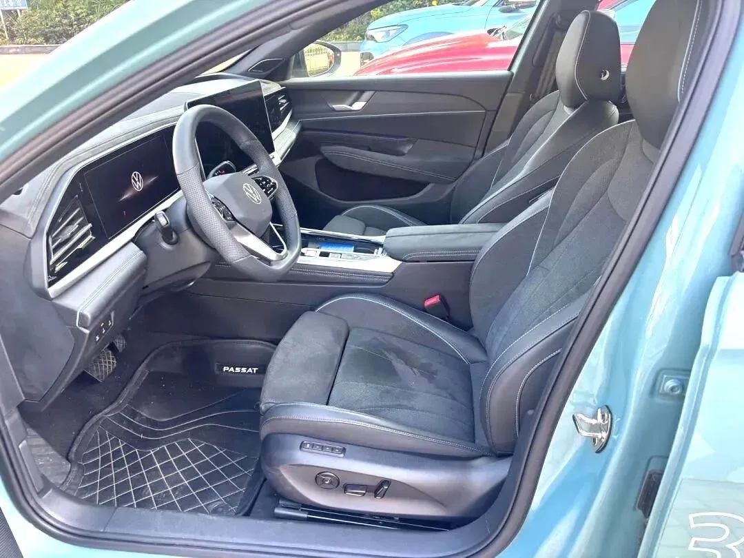 2025 Volkswagen Passat 2.0T 220HP L4 7DCT,autocango,china used car exporter,china ev exporter,chinese used car exporter,chinese used ev exporter