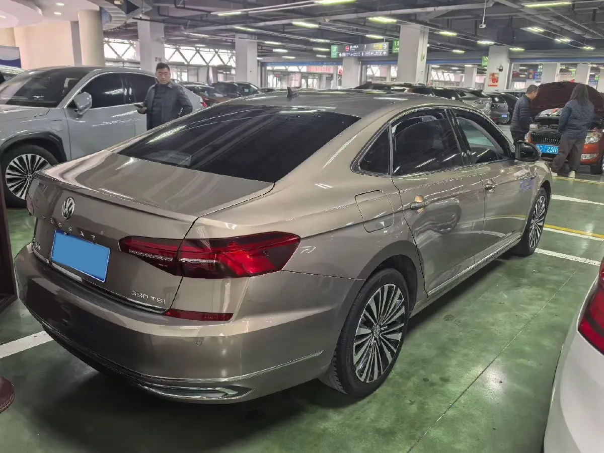 2019 Volkswagen Passat 2.0T 220HP L4 7DCT,autocango,china used car exporter,china ev exporter,chinese used car exporter,chinese used ev exporter