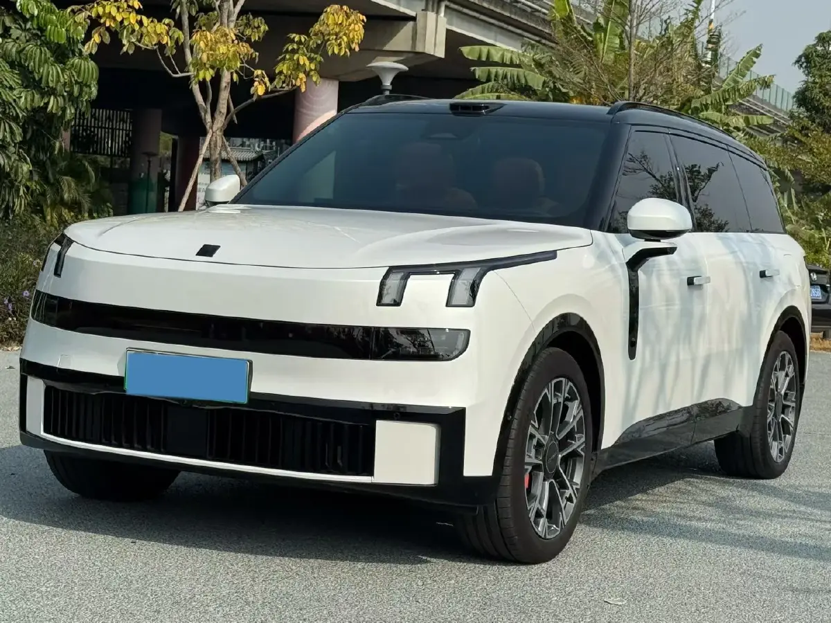 2025 LYNK&CO 900 2.0T 254HP L4 3DHT PHEV