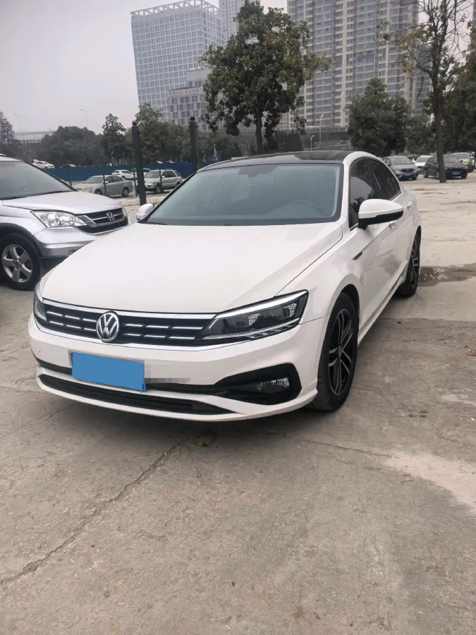 2019 Volkswagen Passat 1.4T 150HP L4 7DCT,autocango,china used car exporter,china ev exporter,chinese used car exporter,chinese used ev exporter