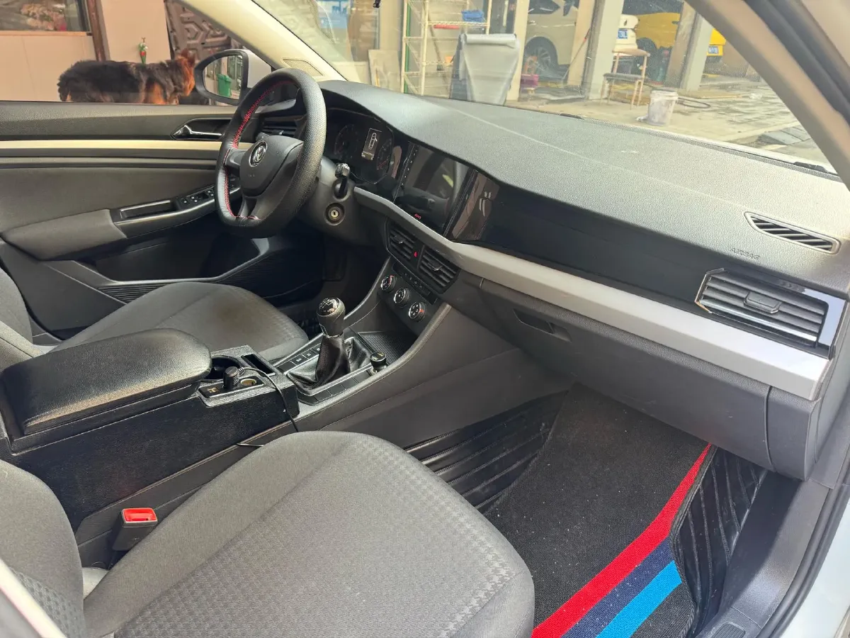 2019 MAXUS XinTu V80 2.5T 136HP L4 6MT,autocango,china used car exporter,china ev exporter,chinese used car exporter,chinese used ev exporter