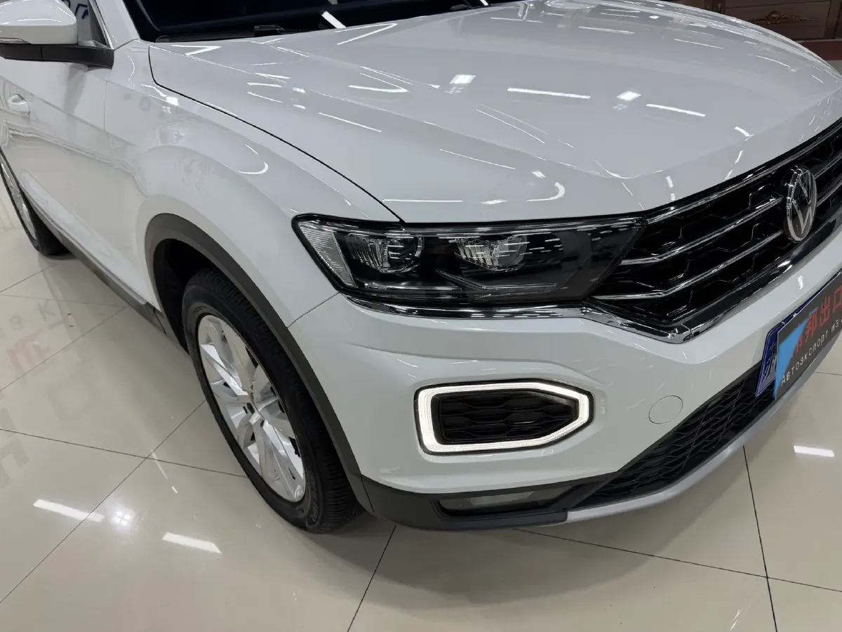 2022 Volkswagen T-Roc 1.4T 150HP L4 7DCT,autocango,china used car exporter,china ev exporter,chinese used car exporter,chinese used ev exporter