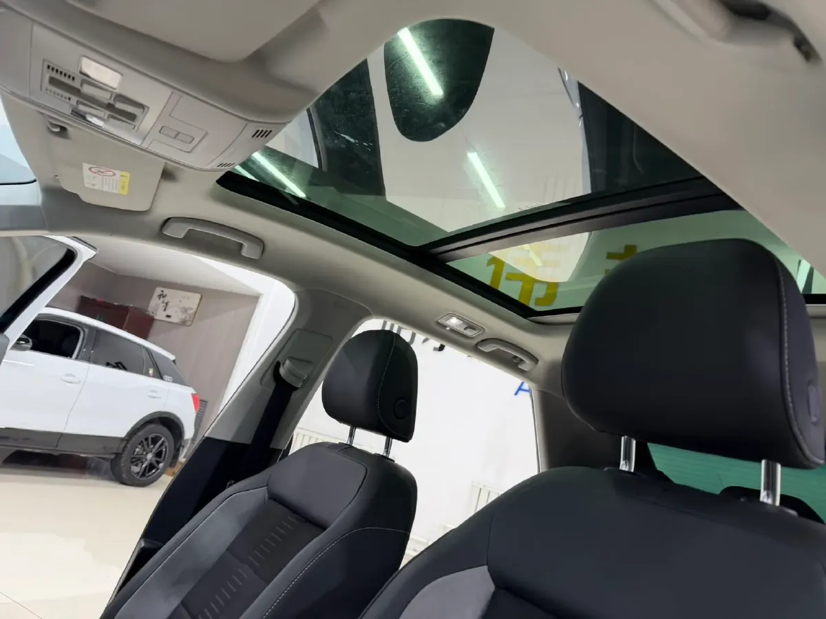 2022 Volkswagen T-Roc 1.4T 150HP L4 7DCT,autocango,china used car exporter,china ev exporter,chinese used car exporter,chinese used ev exporter